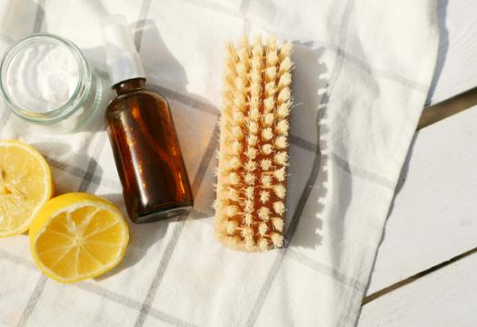 Natural cleaning items on cloth | Merry Maids