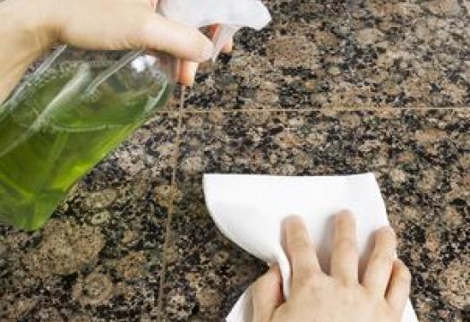 Kitchen counter cleaner