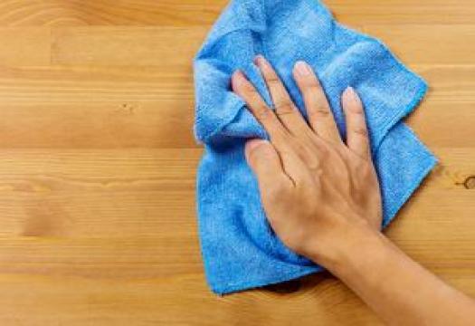 Cleaning sticky surfaces