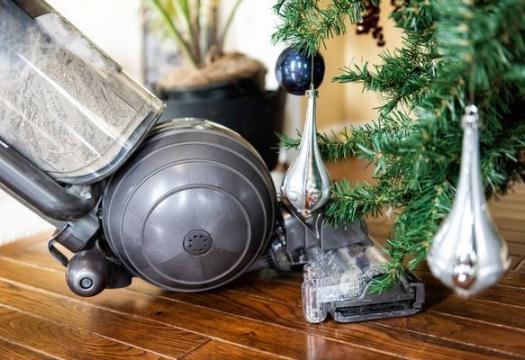 Clean Your Christmas Tree