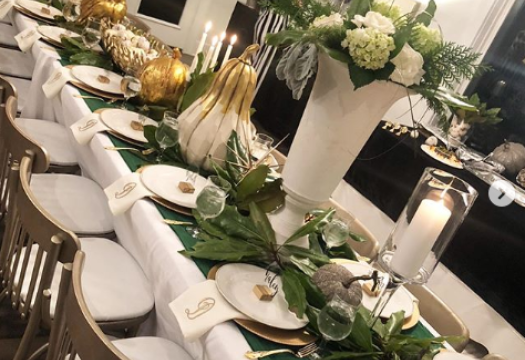 white and gold formal thanksgiving table setting